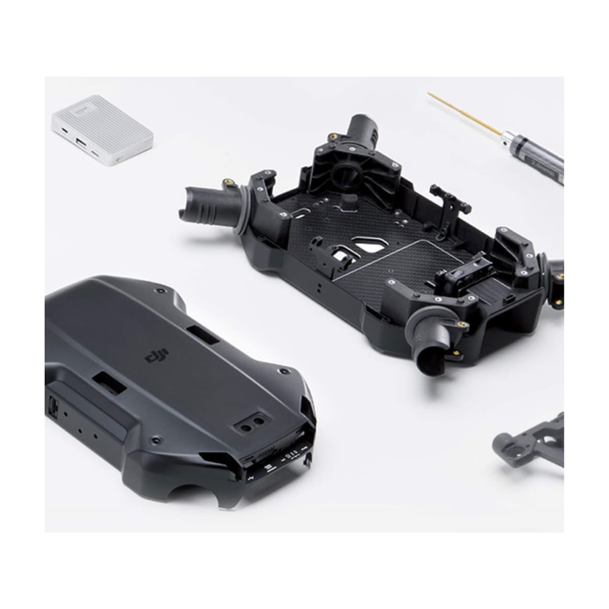 dron profesional DJI desmontado
